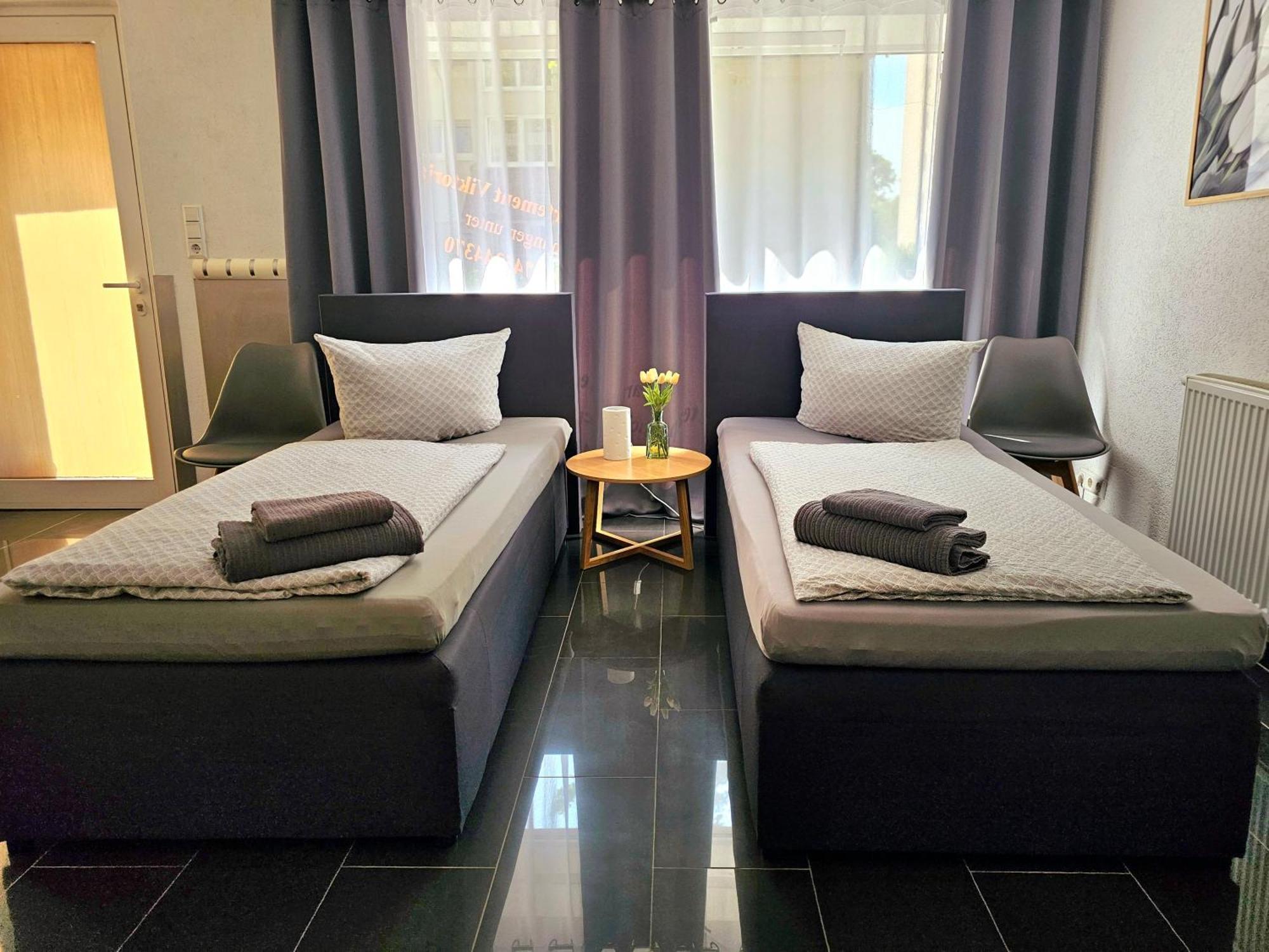 Gaesteappartement Viktoria ジンスハイム エクステリア 写真