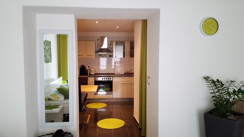 Gaesteappartement Viktoria ジンスハイム エクステリア 写真